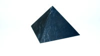 Schungit Pyramide, unpoliert 5 cm